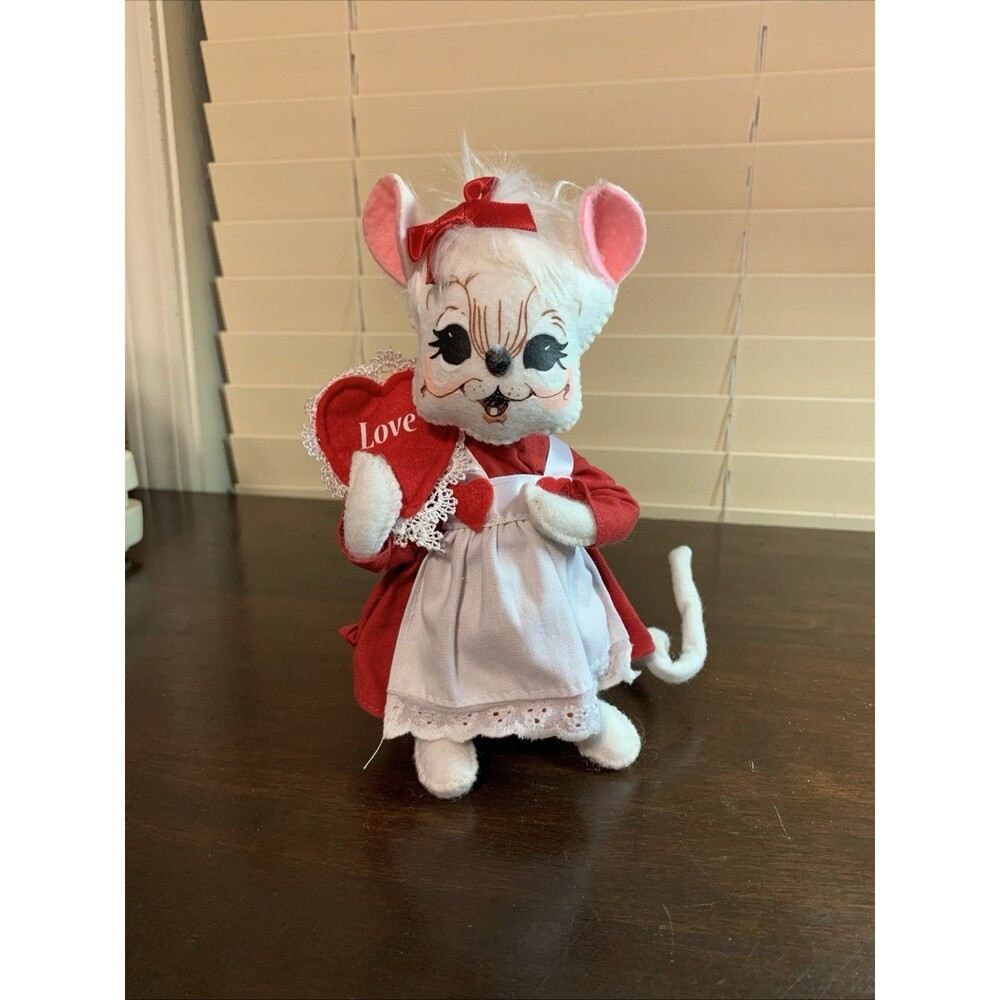 Annalee Valentine Doll ~ 2016 VALENTINE GIRL MOUSE